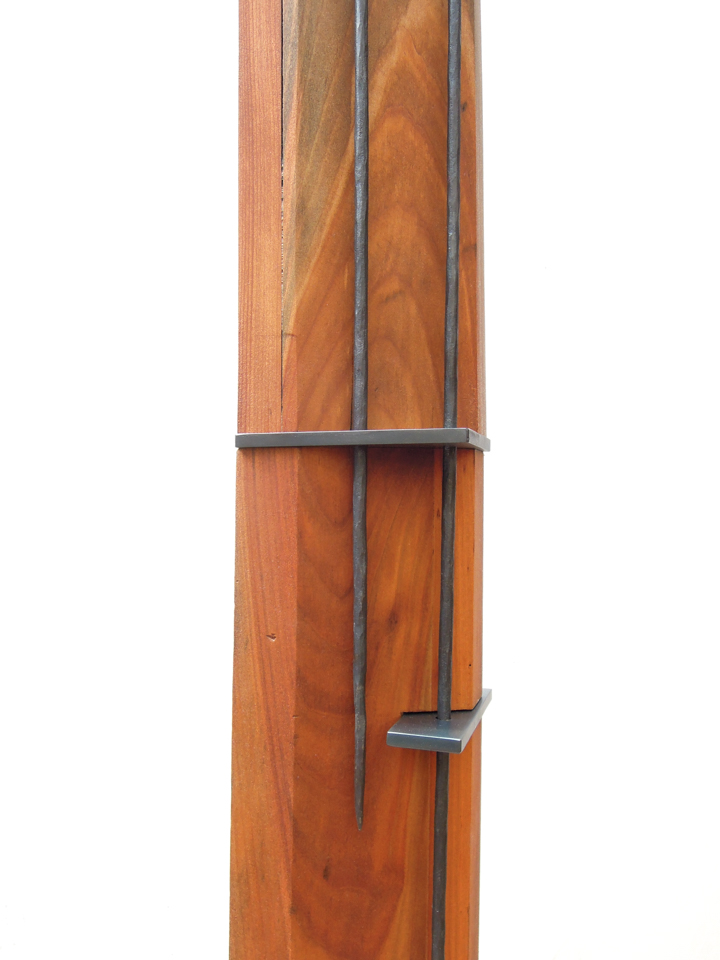 ドラセナ・サンデリアーナをモチーフにして、木と組み合わせて彫刻作品に作りました。切り返しの部分の写真。