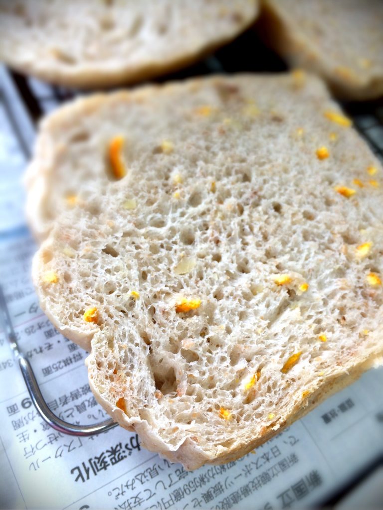 陳皮を練り込んだパン