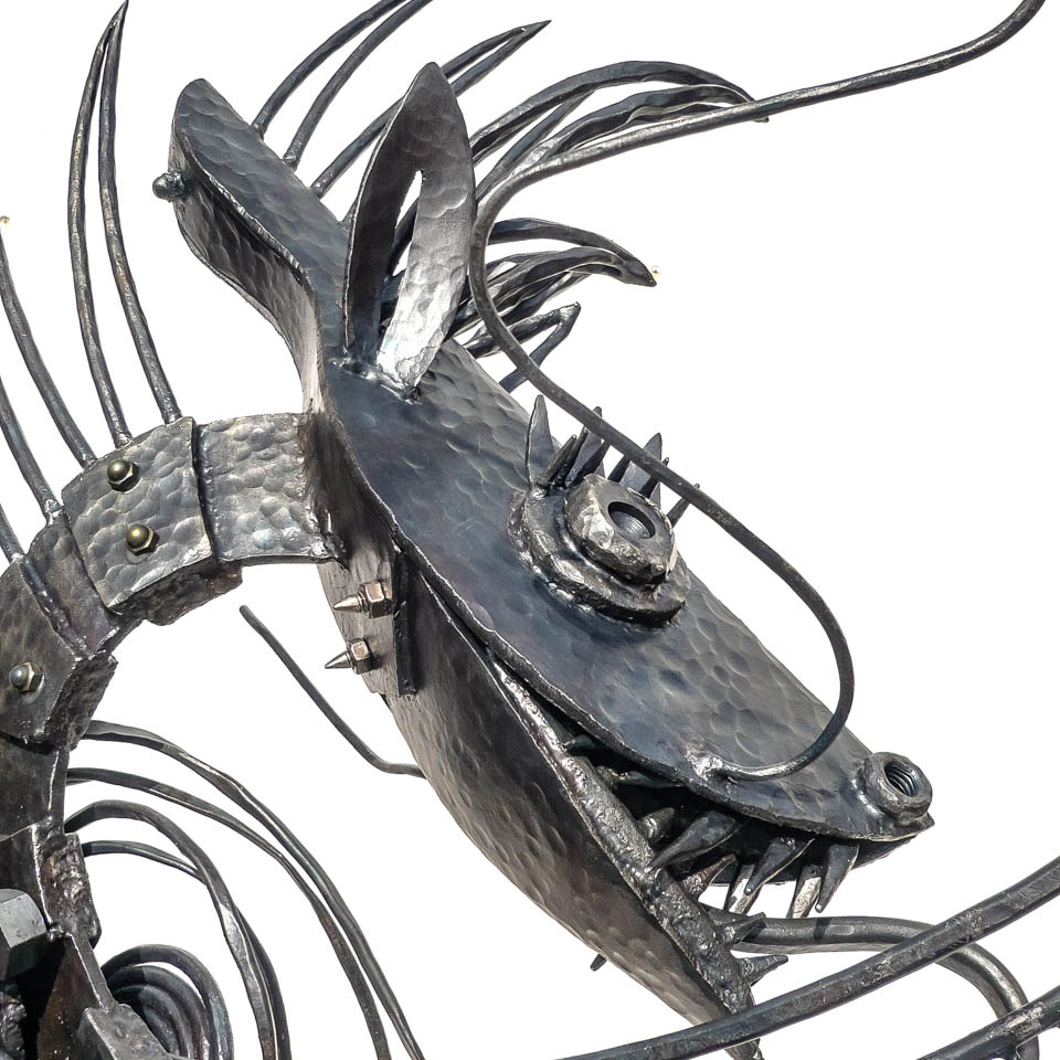 アートオブジェ彫刻作品「L-fe伝説的鉄生物」のイメージ画像