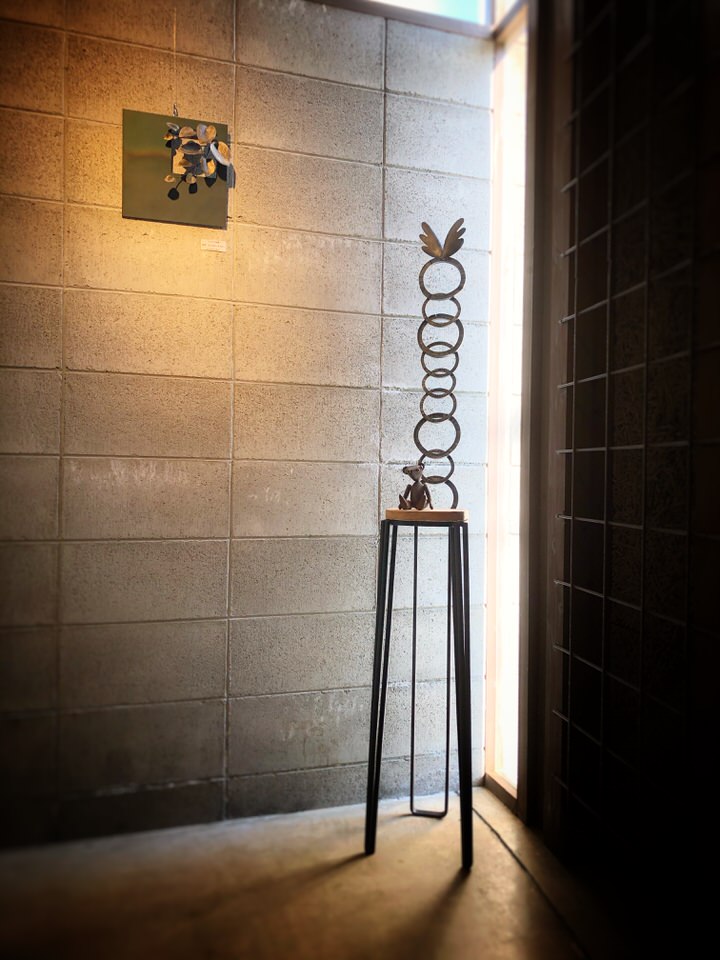 和歌山ヒロ画廊 鉄の仕事 江口真代・江口良一展 出品作品 翼あるものシリーズ「飛ぶ夢を積み上げる椅子」